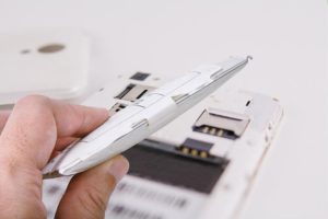 1747135376 samsung battery expanding.jpg