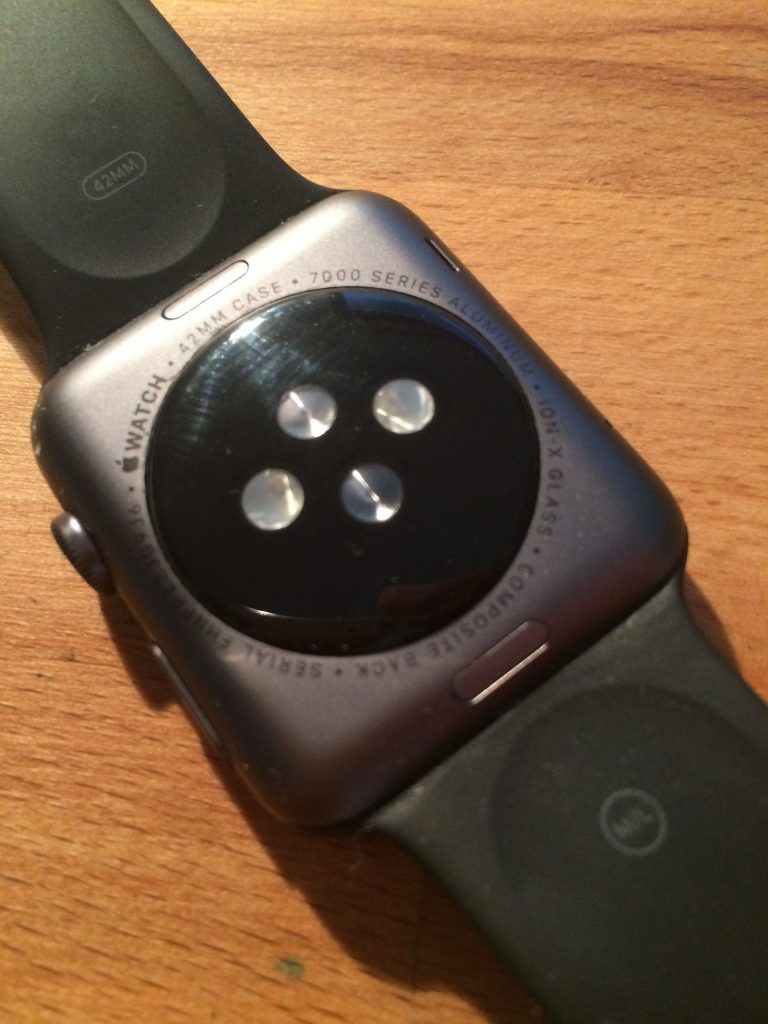 再起動を強制しないApple Watchの磁気バック